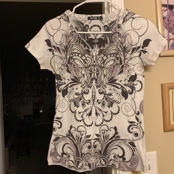 Butterfly women’s top - Picture 1 of 3